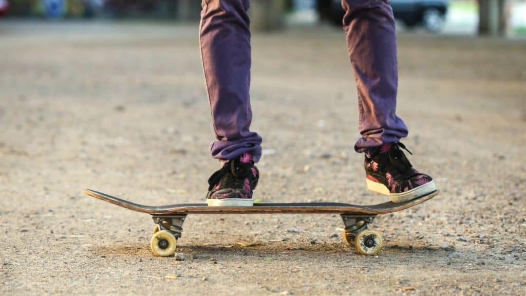 skateboard stance for Riding